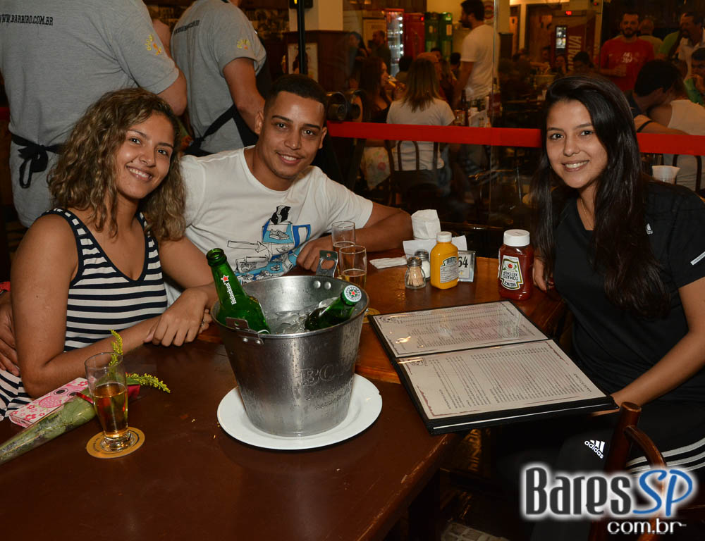 Os Manteigas apresentaram o melhor do MPB e pop rock no Bar Birô Os Manteigas apresentaram o melhor do MPB e pop rock no Bar Birô