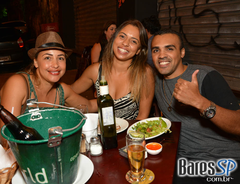 Os Manteigas apresentaram o melhor do MPB e pop rock no Bar Birô Os Manteigas apresentaram o melhor do MPB e pop rock no Bar Birô