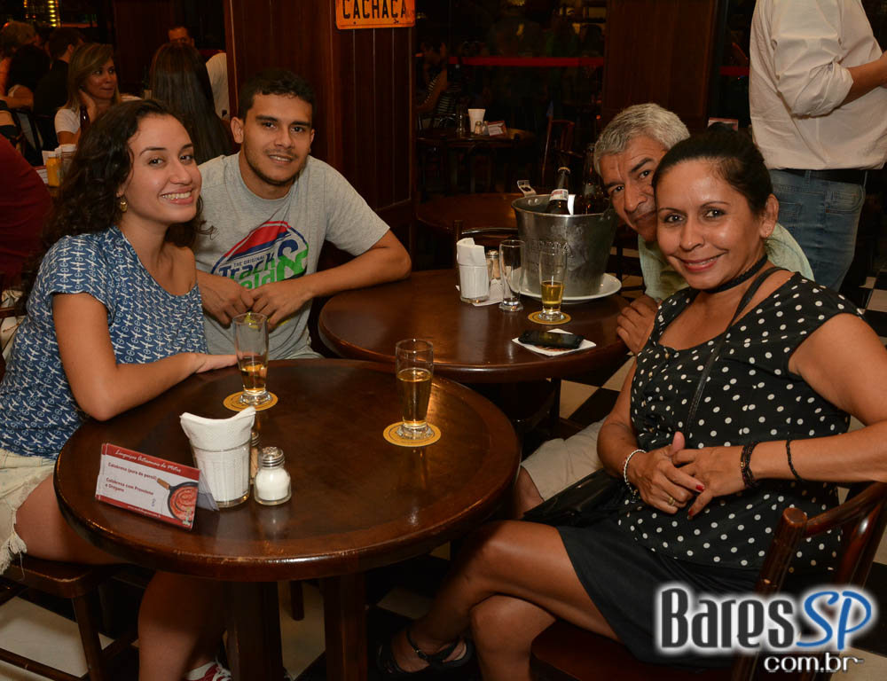 Os Manteigas apresentaram o melhor do MPB e pop rock no Bar Birô Os Manteigas apresentaram o melhor do MPB e pop rock no Bar Birô