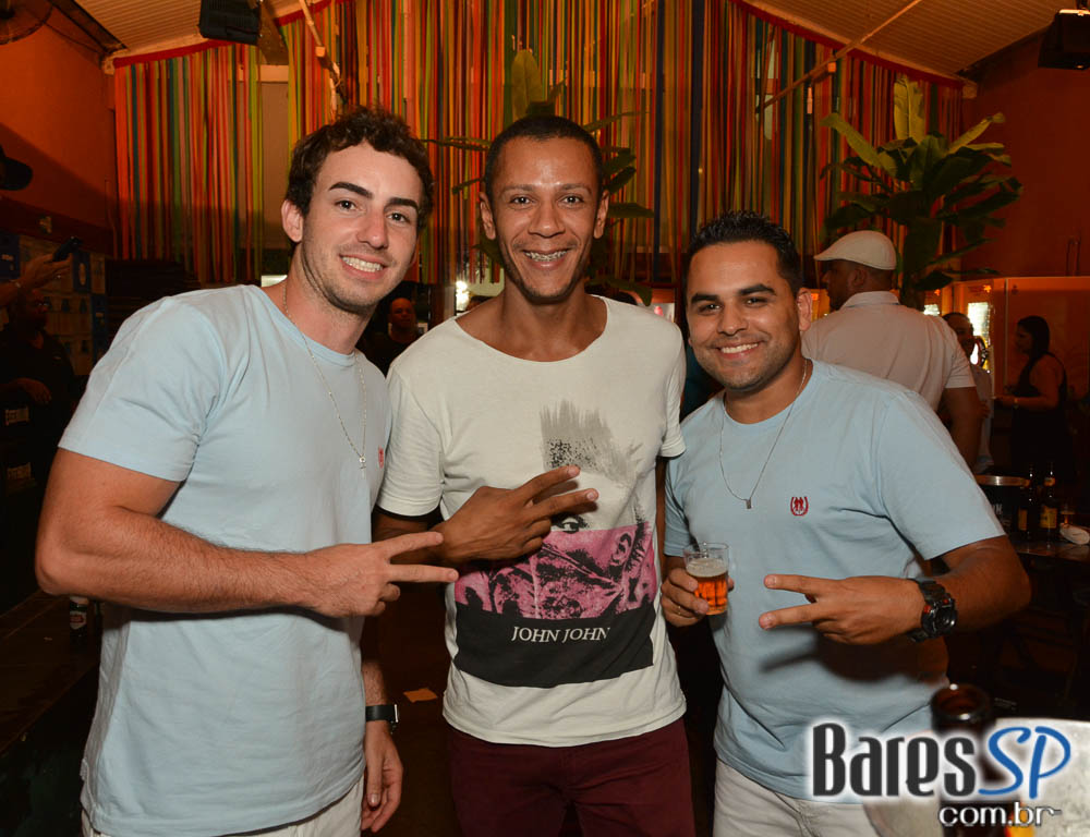 Bloco do Fervo e Roda de Samba do Olaria animaram o Traço de União Bloco do Fervo e Roda de Samba do Olaria animaram o Traço de União