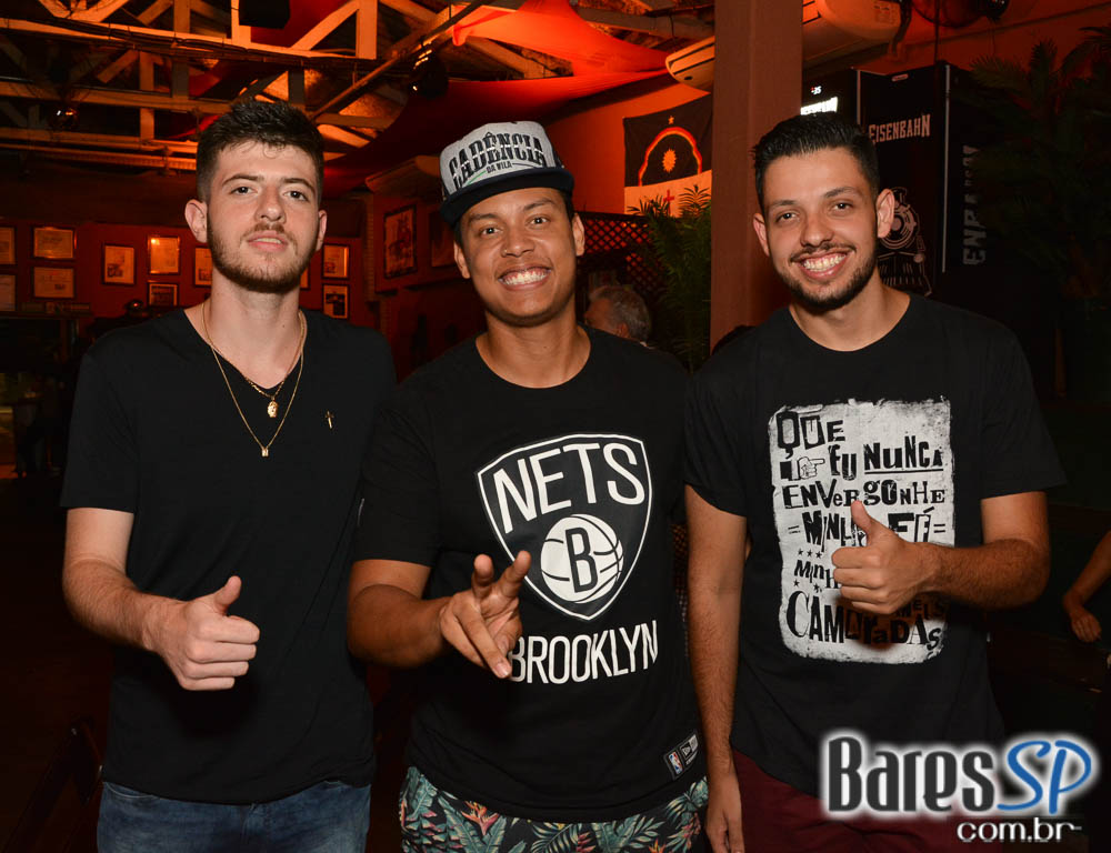 Bloco do Fervo e Roda de Samba do Olaria animaram o Traço de União Bloco do Fervo e Roda de Samba do Olaria animaram o Traço de União