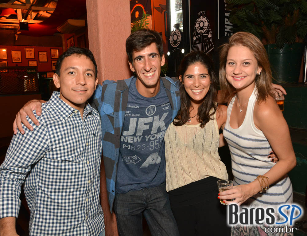 Bloco do Fervo e Roda de Samba do Olaria animaram o Traço de União Bloco do Fervo e Roda de Samba do Olaria animaram o Traço de União