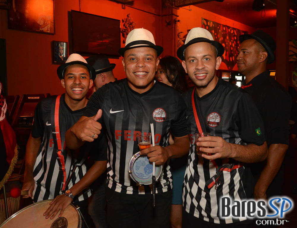 Bloco do Fervo e Roda de Samba do Olaria animaram o Traço de União Bloco do Fervo e Roda de Samba do Olaria animaram o Traço de União