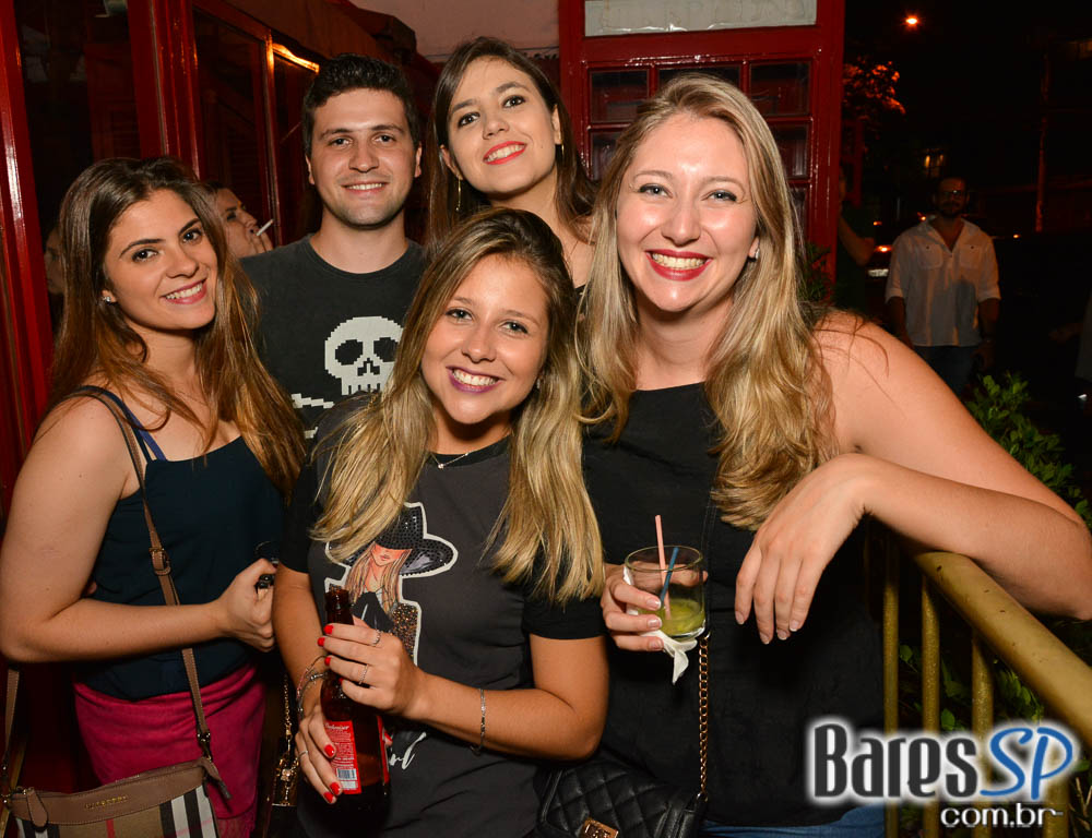 Banda Insônica e Sal Vincent comandaram a noite com muito rock no Republic Pub Banda Insônica e Sal Vincent comandaram a noite com muito rock no Republic Pub