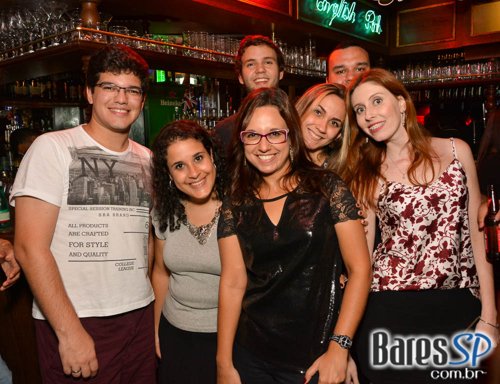 Banda Insônica e Sal Vincent comandaram a noite com muito rock no Republic Pub Banda Insônica e Sal Vincent comandaram a noite com muito rock no Republic Pub