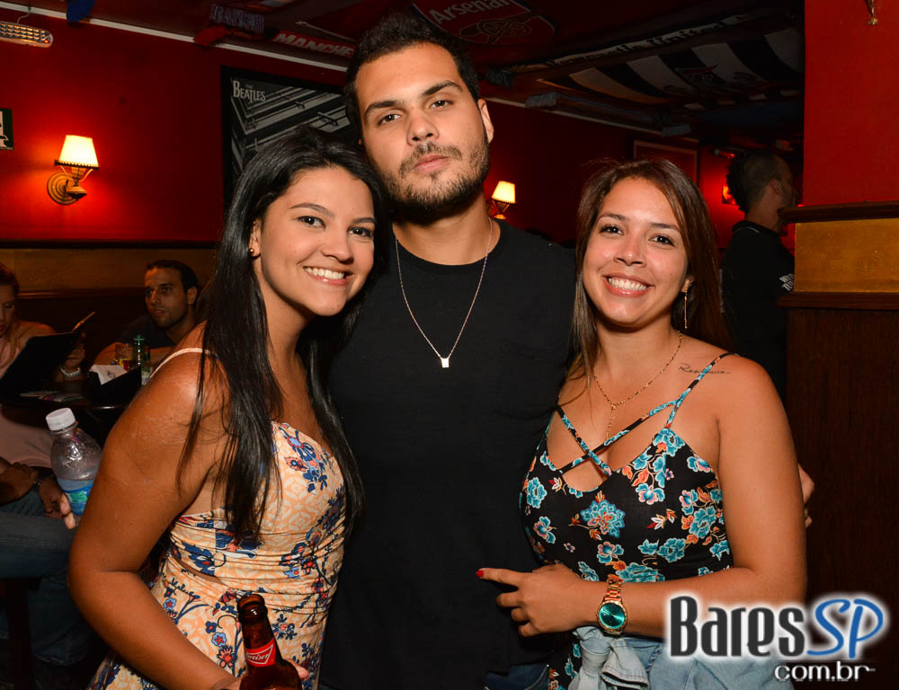 Banda Insônica e Sal Vincent comandaram a noite com muito rock no Republic Pub Banda Insônica e Sal Vincent comandaram a noite com muito rock no Republic Pub