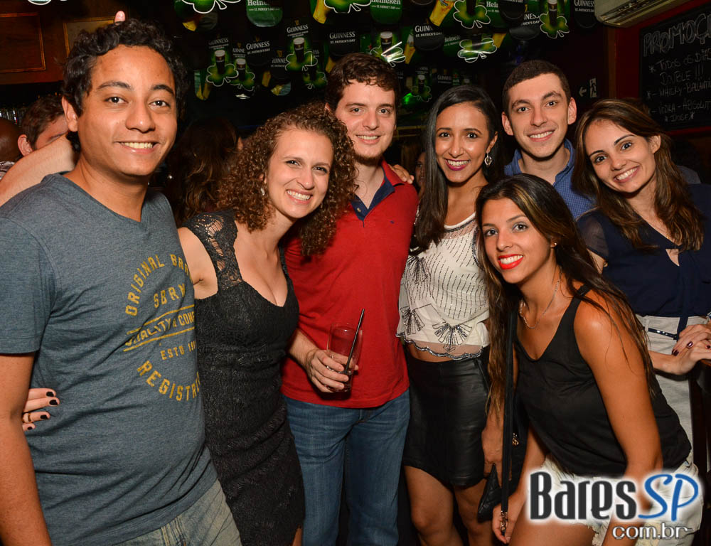 Banda Junkie Box e William Kim comandaram a noite com pop rock no Republic Pub Banda Junkie Box e William Kim comandaram a noite com pop rock no Republic Pub