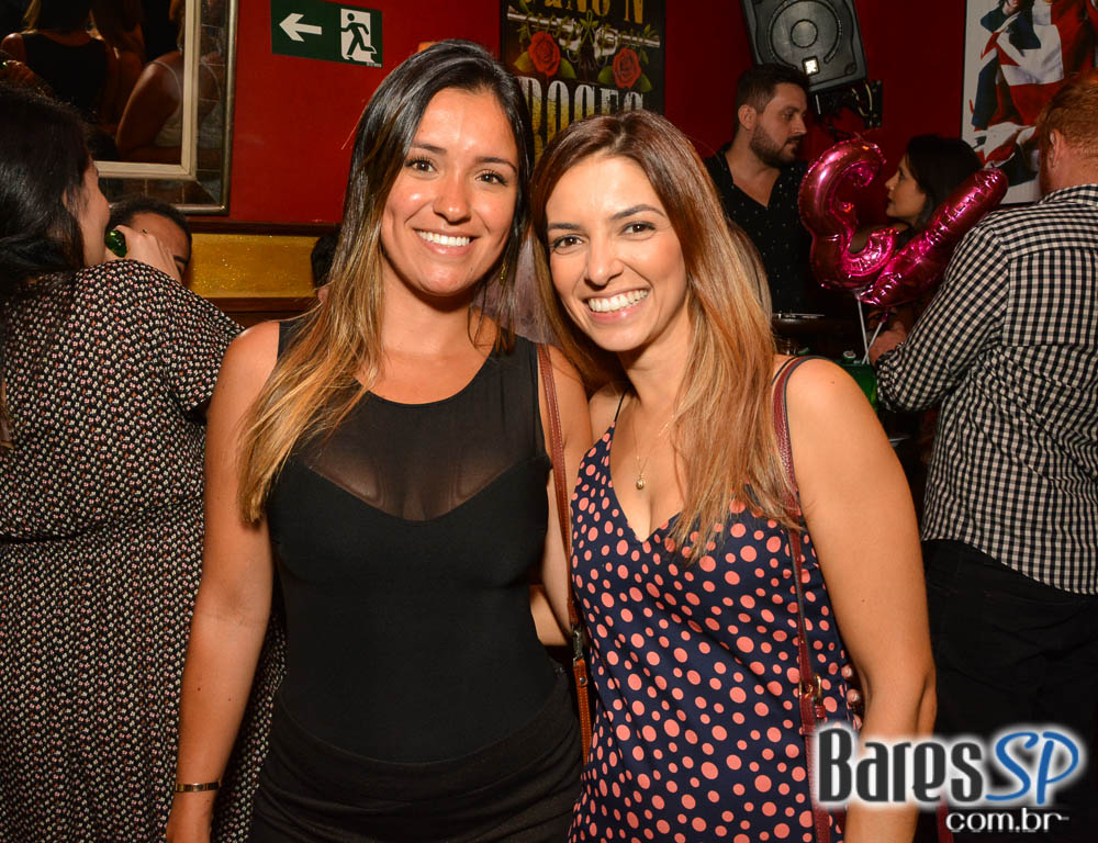 Banda Junkie Box e William Kim comandaram a noite com pop rock no Republic Pub Banda Junkie Box e William Kim comandaram a noite com pop rock no Republic Pub