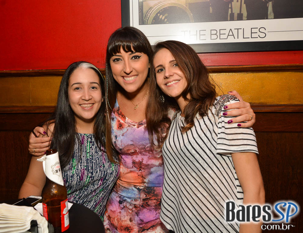 Banda Junkie Box e William Kim comandaram a noite com pop rock no Republic Pub Banda Junkie Box e William Kim comandaram a noite com pop rock no Republic Pub