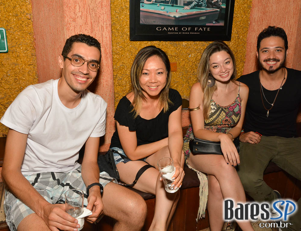 Banda Junkie Box e William Kim comandaram a noite com pop rock no Republic Pub Banda Junkie Box e William Kim comandaram a noite com pop rock no Republic Pub