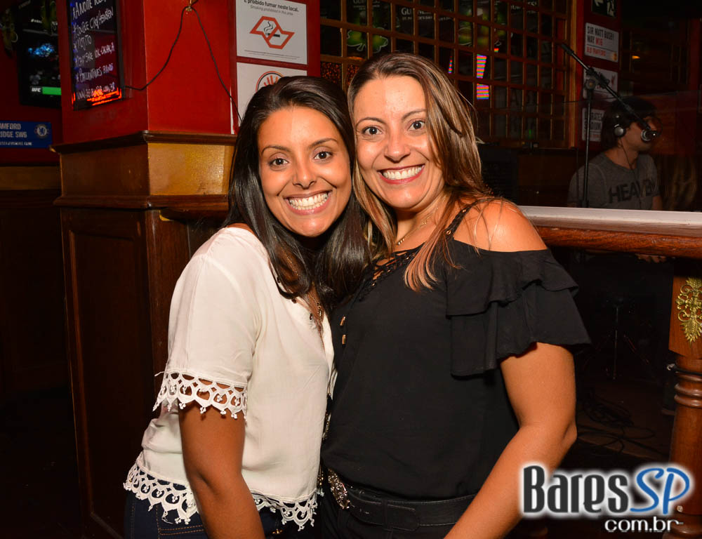 Banda Junkie Box e William Kim comandaram a noite com pop rock no Republic Pub Banda Junkie Box e William Kim comandaram a noite com pop rock no Republic Pub