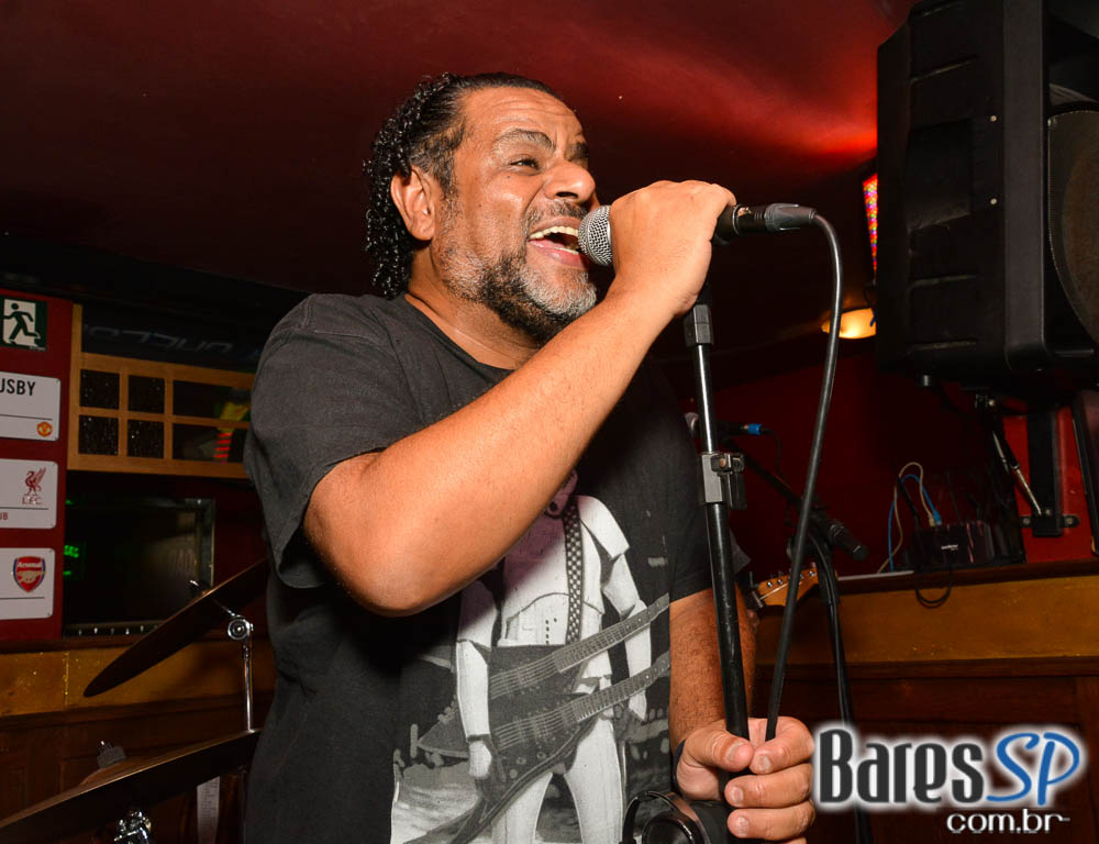 Banda Junkie Box e William Kim comandaram a noite com pop rock no Republic Pub Banda Junkie Box e William Kim comandaram a noite com pop rock no Republic Pub