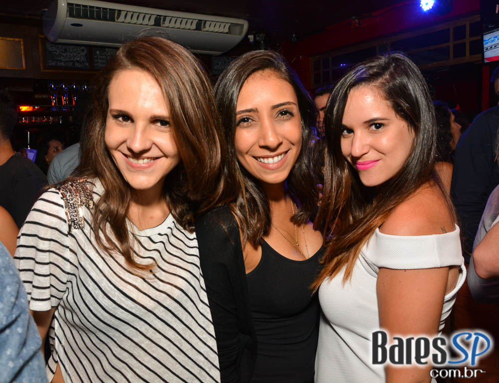 Banda Junkie Box e William Kim comandaram a noite com pop rock no Republic Pub Banda Junkie Box e William Kim comandaram a noite com pop rock no Republic Pub