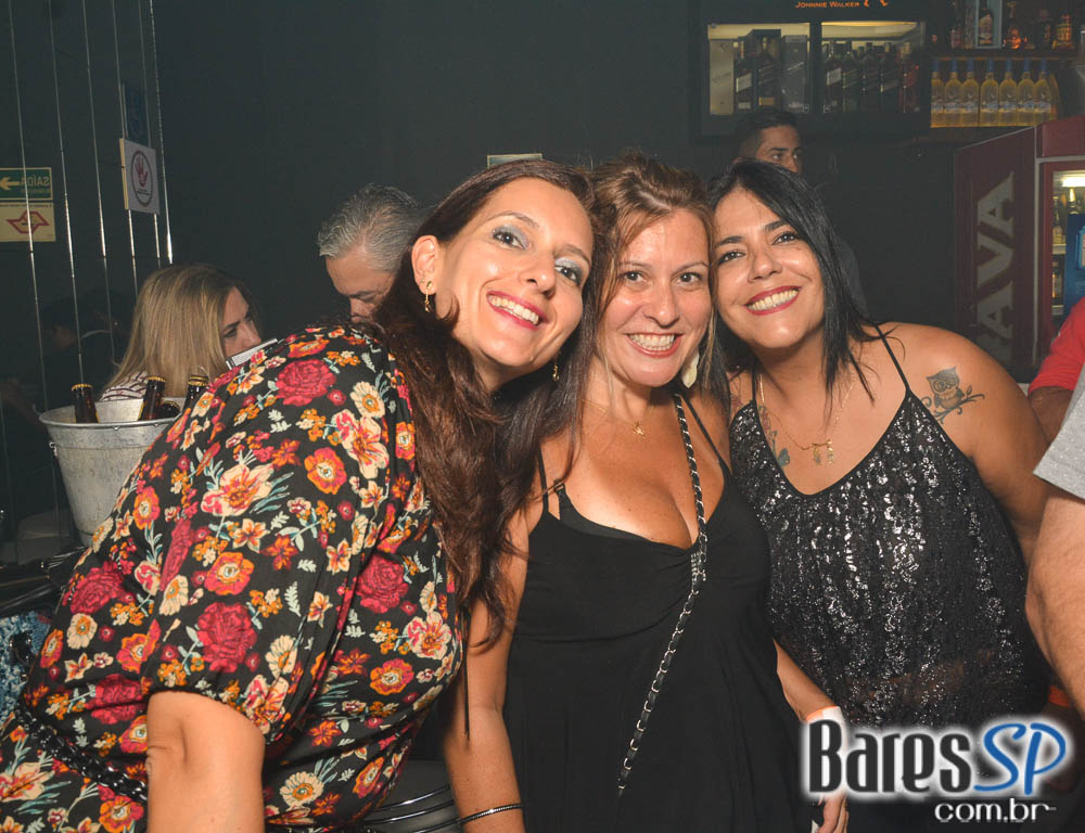 Noite do Whisky comandou a noite com muito flash back no Akbar Lounge e Disco Noite do Whisky comandou a noite com muito flash back no Akbar Lounge e Disco