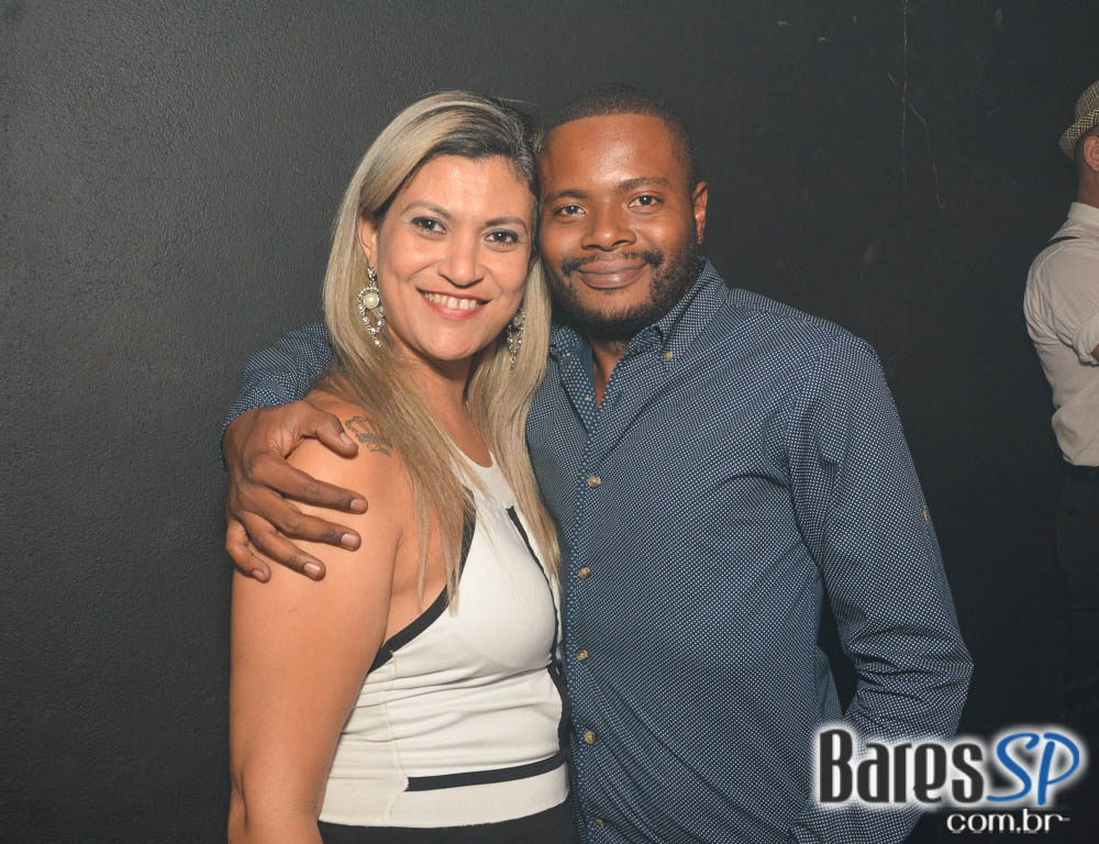 Noite do Whisky comandou a noite com muito flash back no Akbar Lounge e Disco Noite do Whisky comandou a noite com muito flash back no Akbar Lounge e Disco