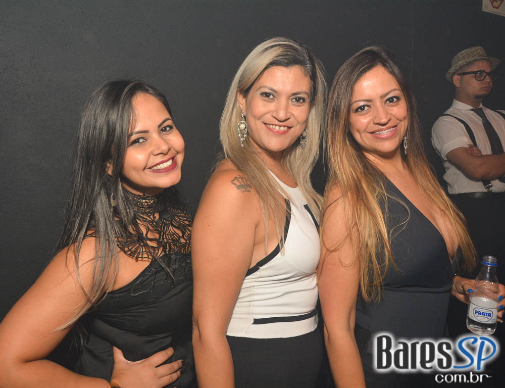 Noite do Whisky comandou a noite com muito flash back no Akbar Lounge e Disco Noite do Whisky comandou a noite com muito flash back no Akbar Lounge e Disco