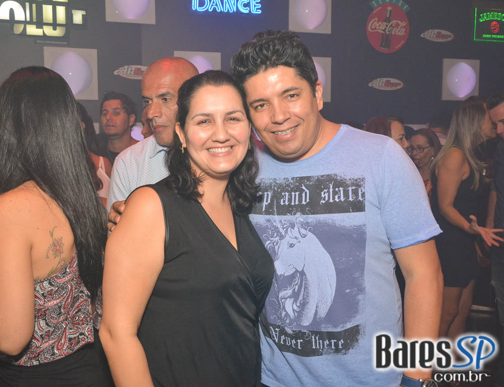 Noite do Whisky comandou a noite com muito flash back no Akbar Lounge e Disco Noite do Whisky comandou a noite com muito flash back no Akbar Lounge e Disco