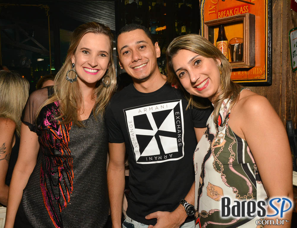 Banda Rock Stamp animou o palco do Dublin com muito Pop Rock Banda Rock Stamp animou o palco do Dublin com muito Pop Rock