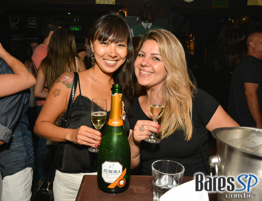 Banda Rock Stamp animou o palco do Dublin com muito Pop Rock Banda Rock Stamp animou o palco do Dublin com muito Pop Rock