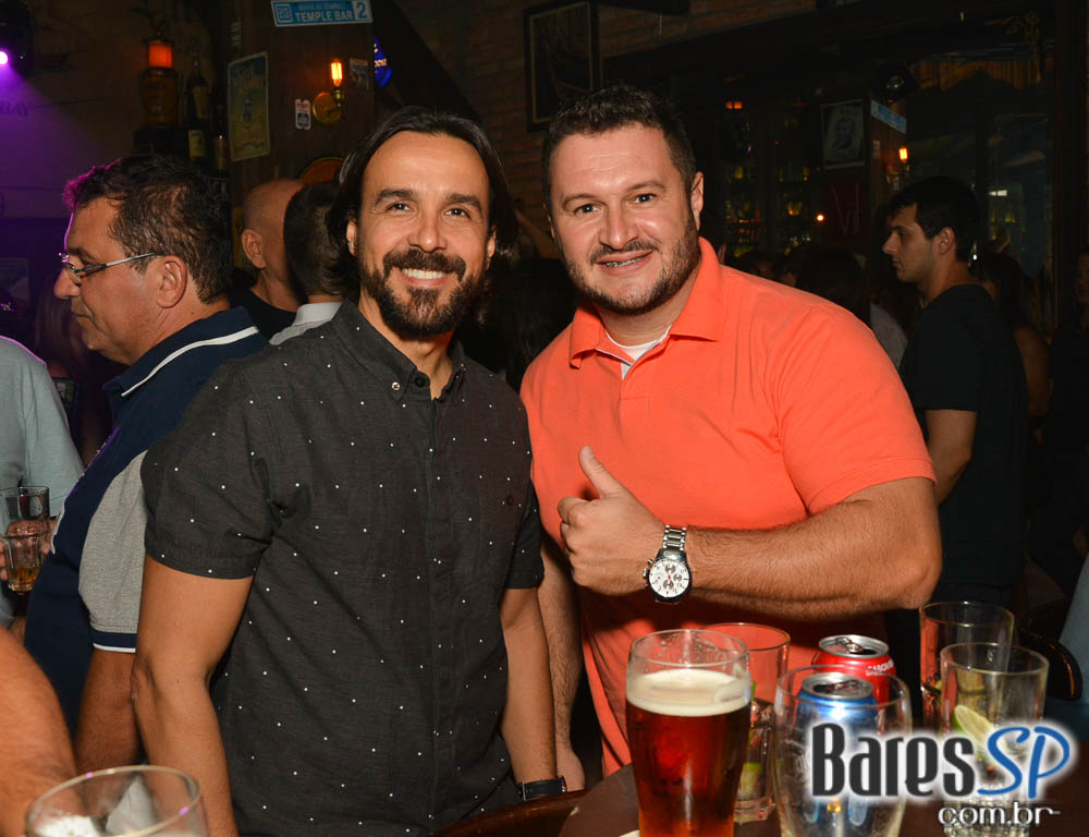 Banda Rock Stamp animou o palco do Dublin com muito Pop Rock Banda Rock Stamp animou o palco do Dublin com muito Pop Rock