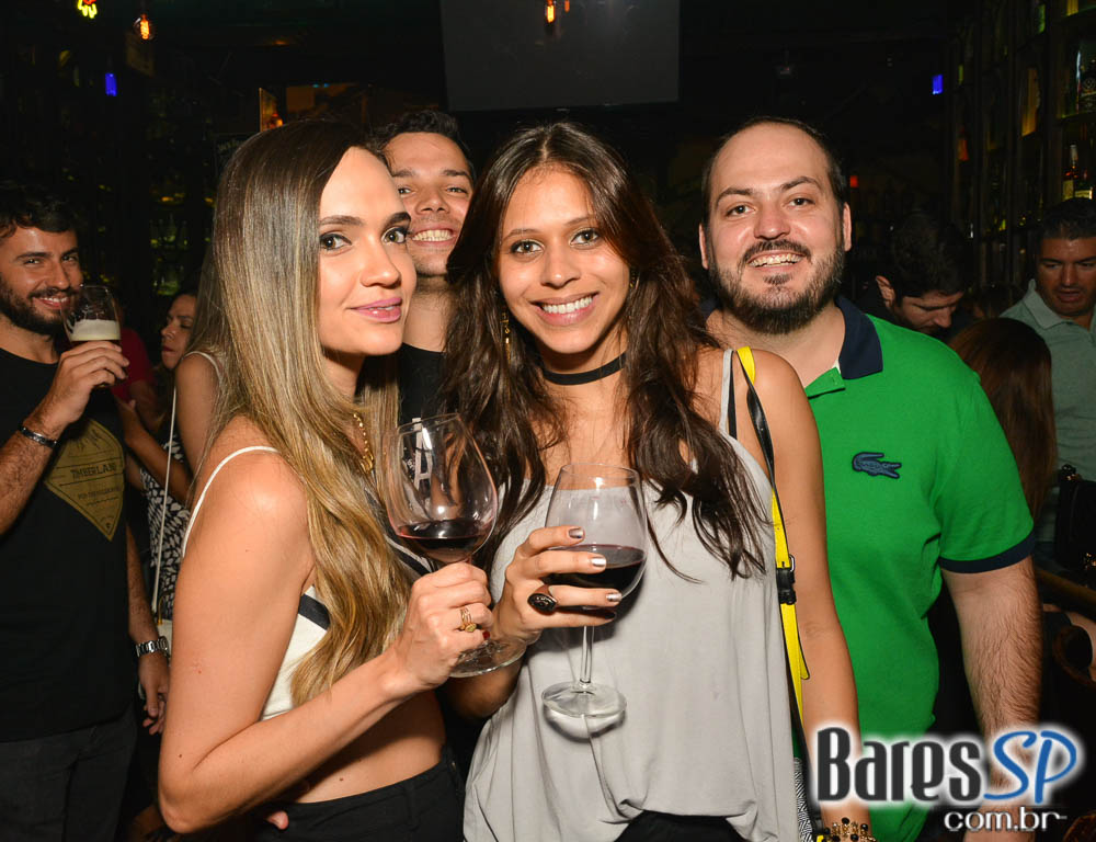 Banda Rock Stamp animou o palco do Dublin com muito Pop Rock Banda Rock Stamp animou o palco do Dublin com muito Pop Rock