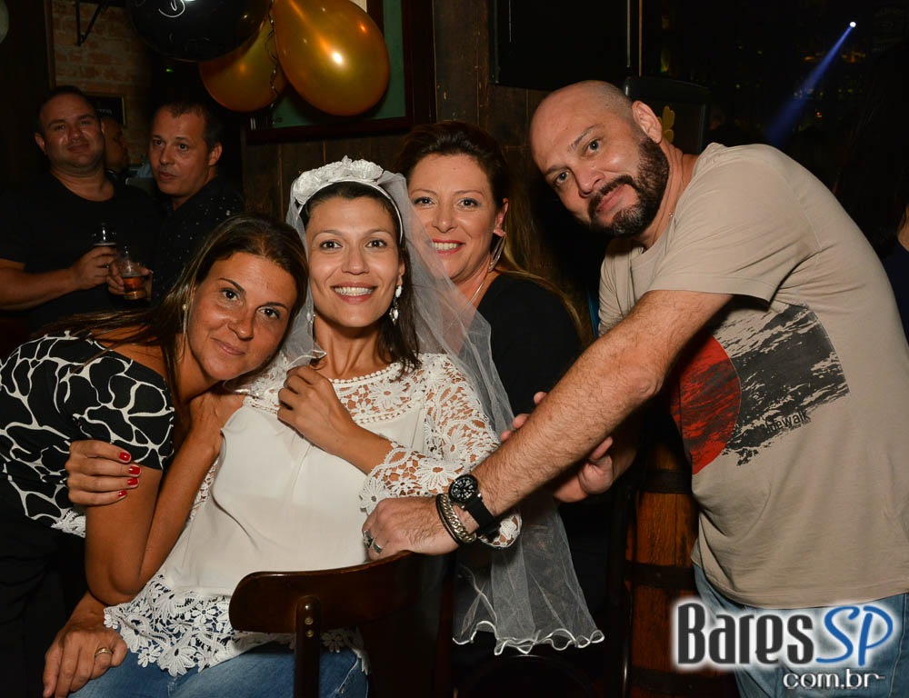 Banda Rock Stamp animou o palco do Dublin com muito Pop Rock Banda Rock Stamp animou o palco do Dublin com muito Pop Rock