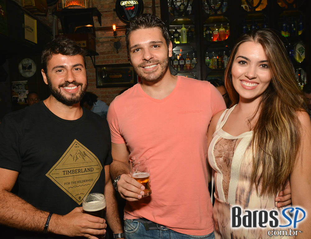 Banda Rock Stamp animou o palco do Dublin com muito Pop Rock Banda Rock Stamp animou o palco do Dublin com muito Pop Rock