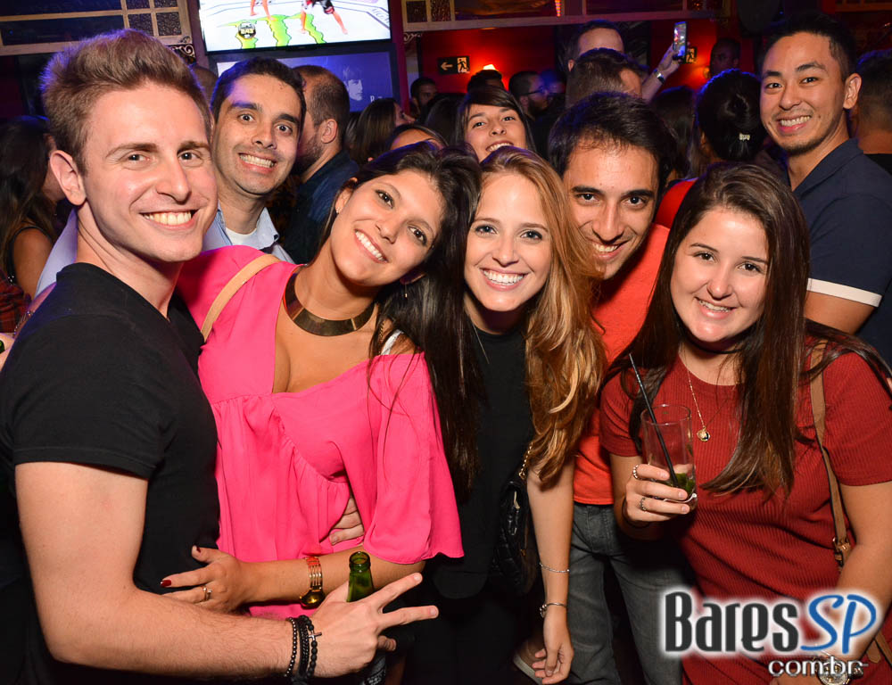 Banda Insônica e Sal Vincent comandaram a sexta-feira do Republic Pub Banda Insônica e Sal Vincent comandaram a sexta-feira do Republic Pub