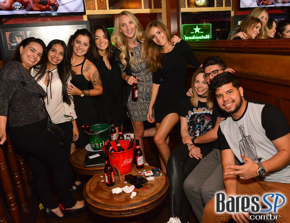 Banda Insônica e Sal Vincent comandaram a sexta-feira do Republic Pub Banda Insônica e Sal Vincent comandaram a sexta-feira do Republic Pub