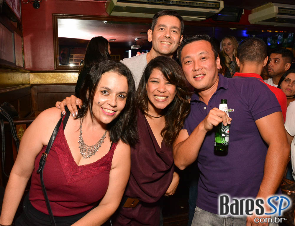 Banda Insônica e Sal Vincent comandaram a sexta-feira do Republic Pub Banda Insônica e Sal Vincent comandaram a sexta-feira do Republic Pub