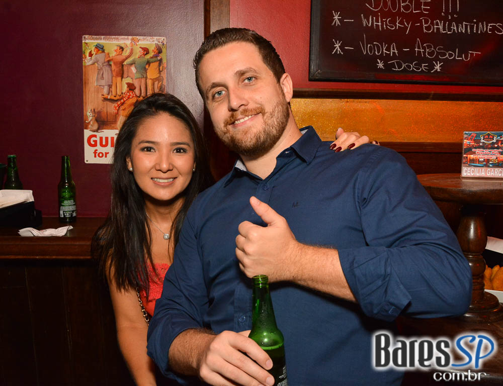 Banda Insônica e Sal Vincent comandaram a sexta-feira do Republic Pub Banda Insônica e Sal Vincent comandaram a sexta-feira do Republic Pub