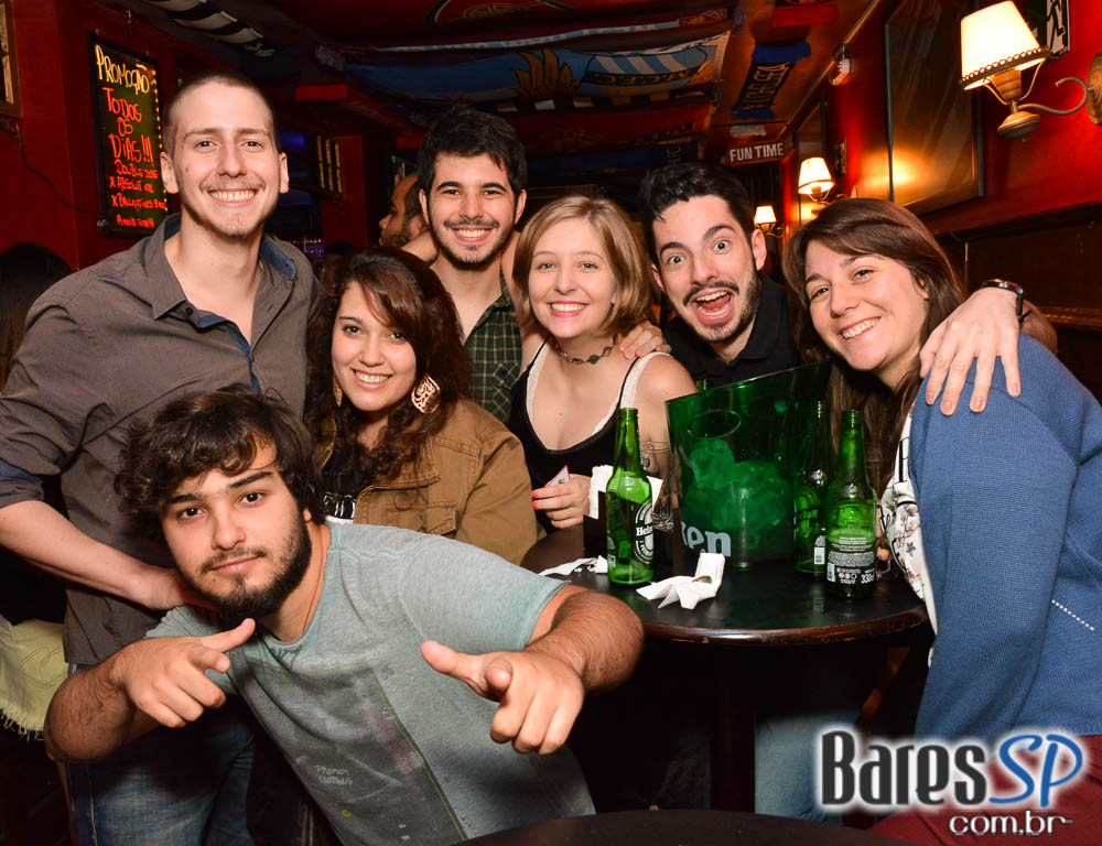 Banda Insônica e Sal Vincent comandaram a sexta-feira do Republic Pub Banda Insônica e Sal Vincent comandaram a sexta-feira do Republic Pub