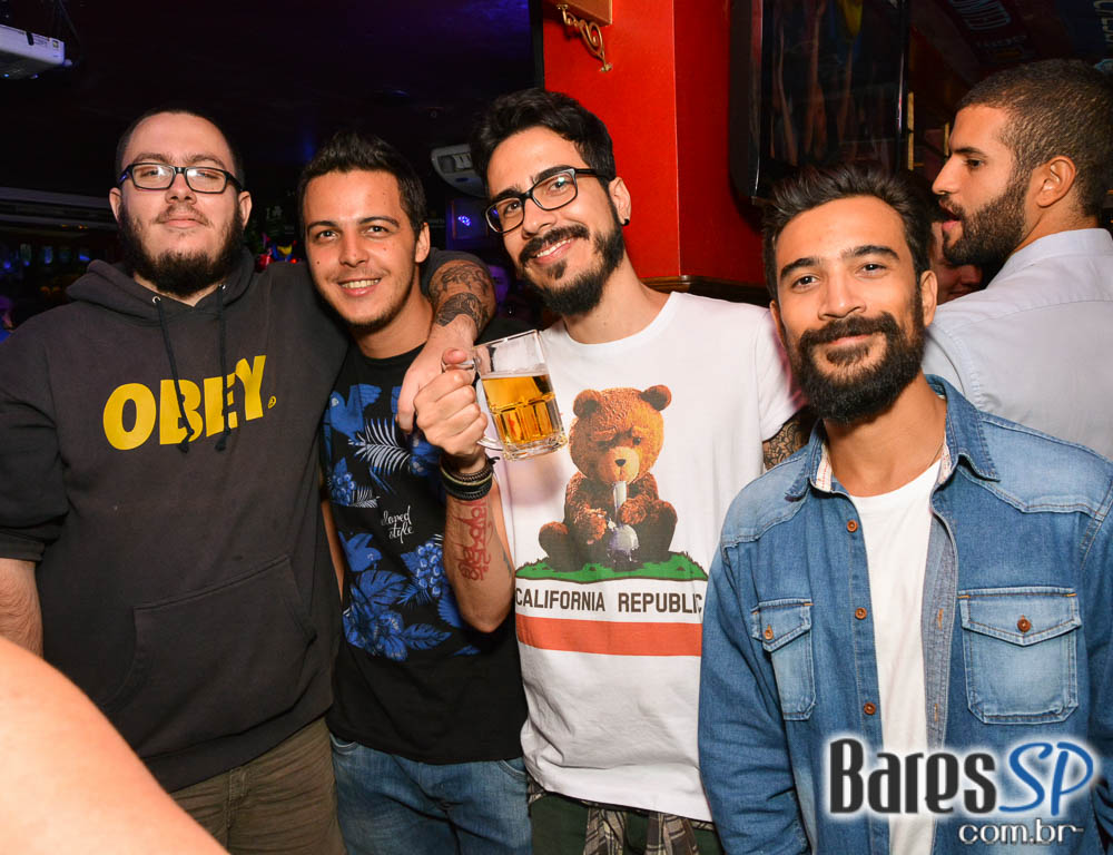 Banda Insônica e Sal Vincent comandaram a sexta-feira do Republic Pub Banda Insônica e Sal Vincent comandaram a sexta-feira do Republic Pub