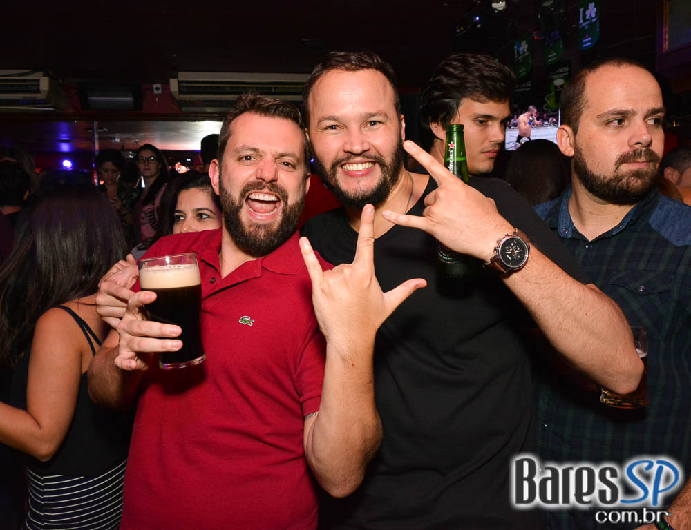 Banda Insônica e Sal Vincent comandaram a sexta-feira do Republic Pub Banda Insônica e Sal Vincent comandaram a sexta-feira do Republic Pub