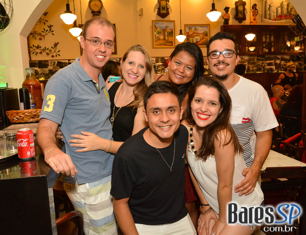 Grupo Transachoro e Dennis Alencar comandaram o sábado no Bar Birô Grupo Transachoro e Dennis Alencar comandaram o sábado no Bar Birô