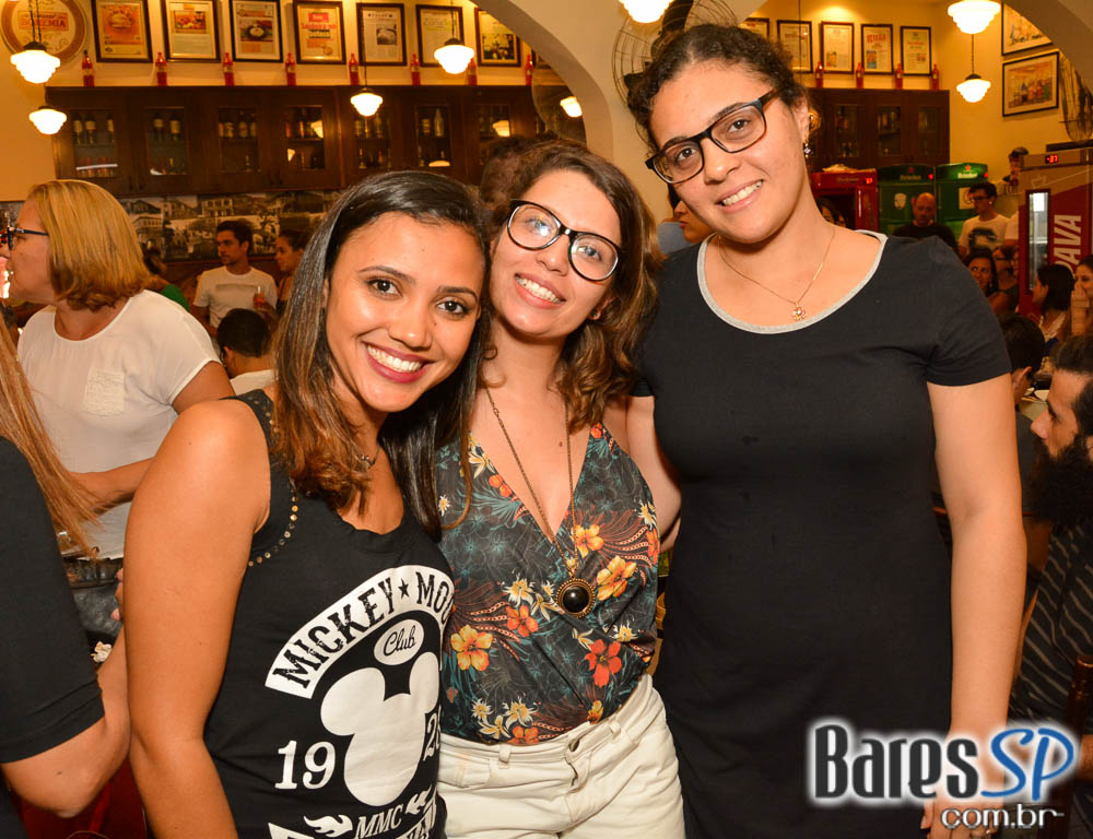 Grupo Transachoro e Dennis Alencar comandaram o sábado no Bar Birô Grupo Transachoro e Dennis Alencar comandaram o sábado no Bar Birô