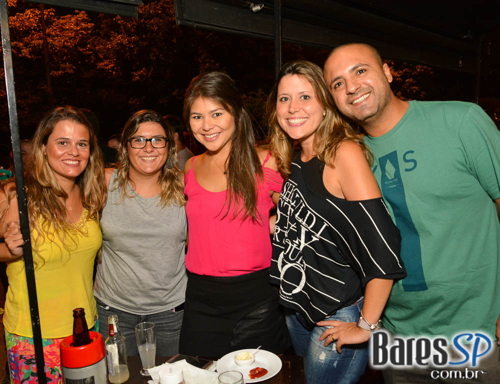 Grupo Transachoro e Dennis Alencar comandaram o sábado no Bar Birô Grupo Transachoro e Dennis Alencar comandaram o sábado no Bar Birô