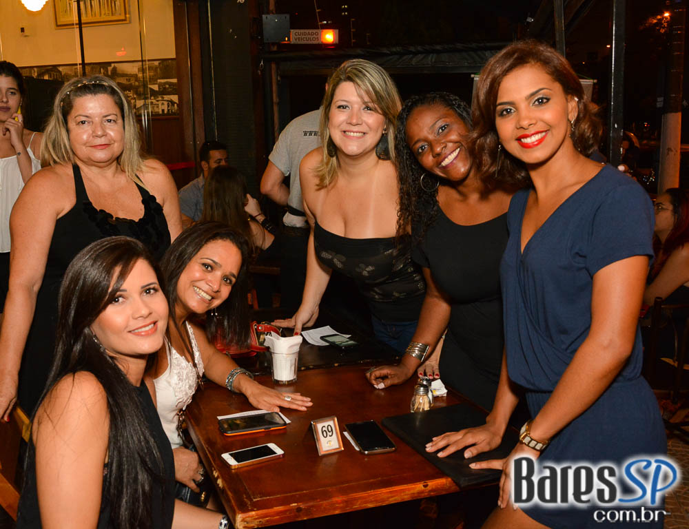 Grupo Transachoro e Dennis Alencar comandaram o sábado no Bar Birô Grupo Transachoro e Dennis Alencar comandaram o sábado no Bar Birô