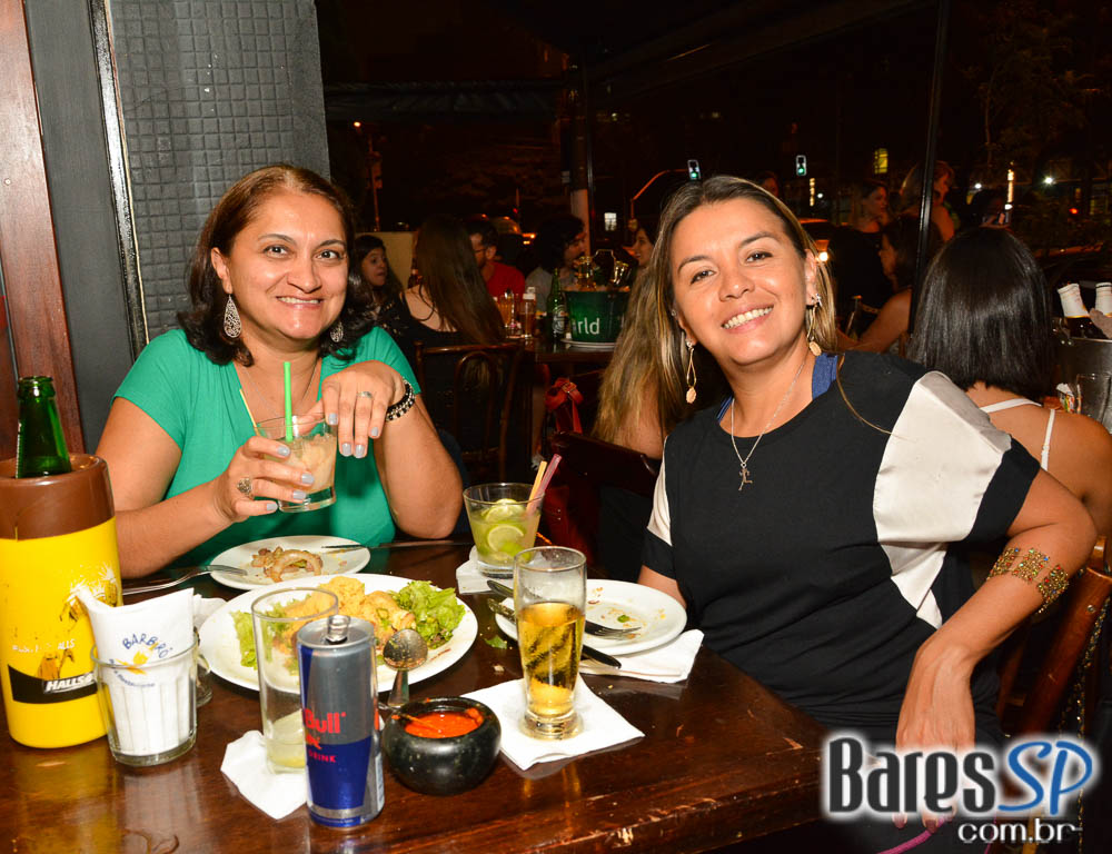 Grupo Transachoro e Dennis Alencar comandaram o sábado no Bar Birô Grupo Transachoro e Dennis Alencar comandaram o sábado no Bar Birô