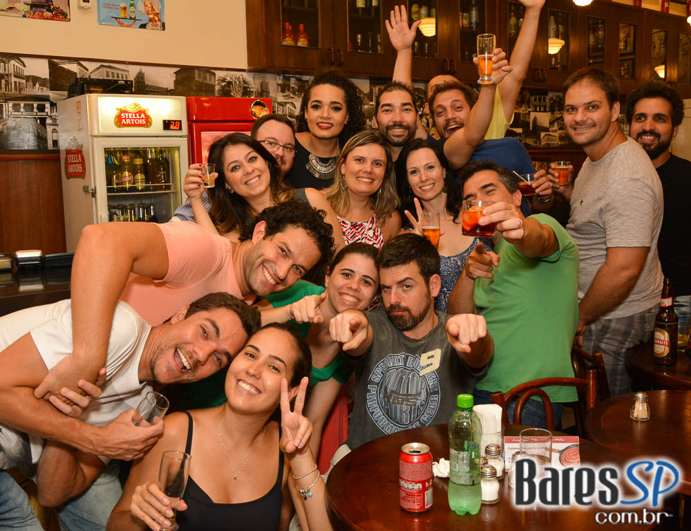 Grupo Transachoro e Dennis Alencar comandaram o sábado no Bar Birô Grupo Transachoro e Dennis Alencar comandaram o sábado no Bar Birô