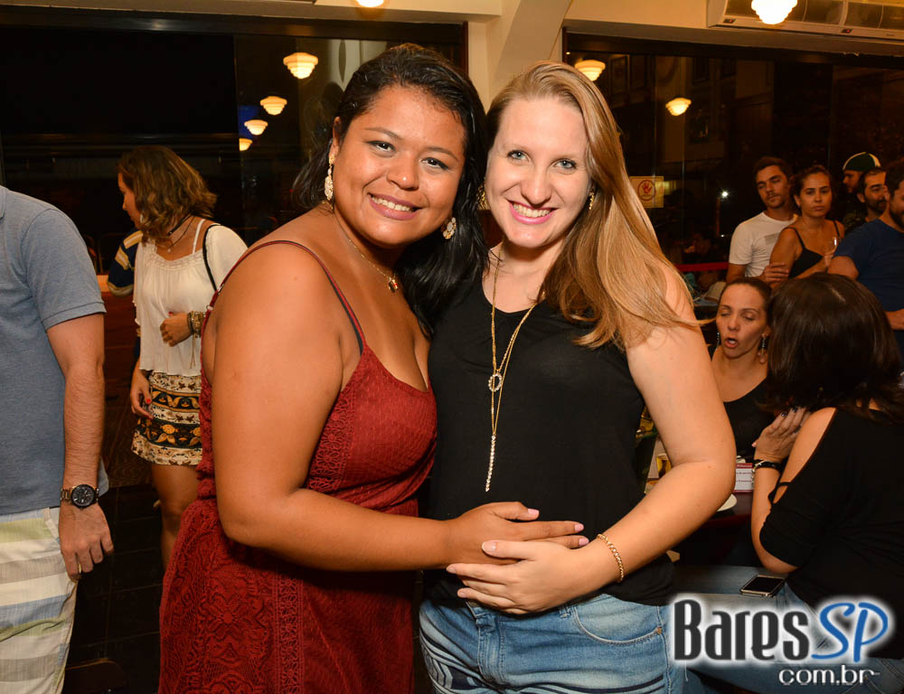 Grupo Transachoro e Dennis Alencar comandaram o sábado no Bar Birô Grupo Transachoro e Dennis Alencar comandaram o sábado no Bar Birô