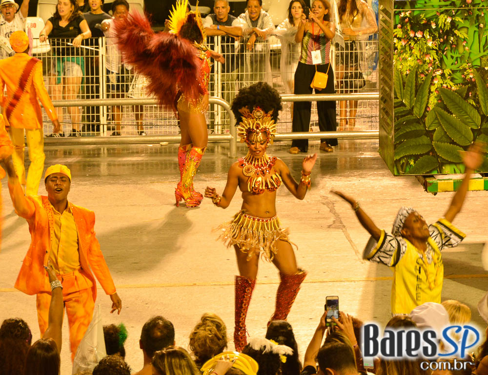 Camarote Bar Brahma recebeu Baile do Bem no Desfile das Capeão Camarote Bar Brahma recebeu Baile do Bem no Desfile das Capeão