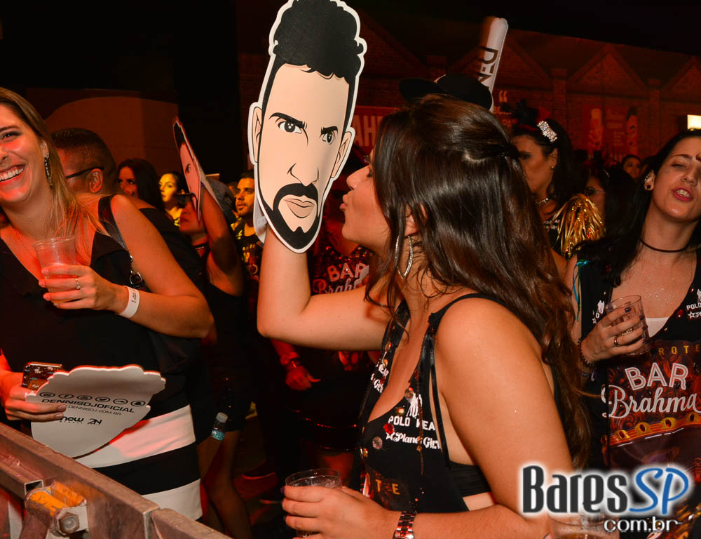 Camarote Bar Brahma recebeu Baile do Bem no Desfile das Capeão Camarote Bar Brahma recebeu Baile do Bem no Desfile das Capeão