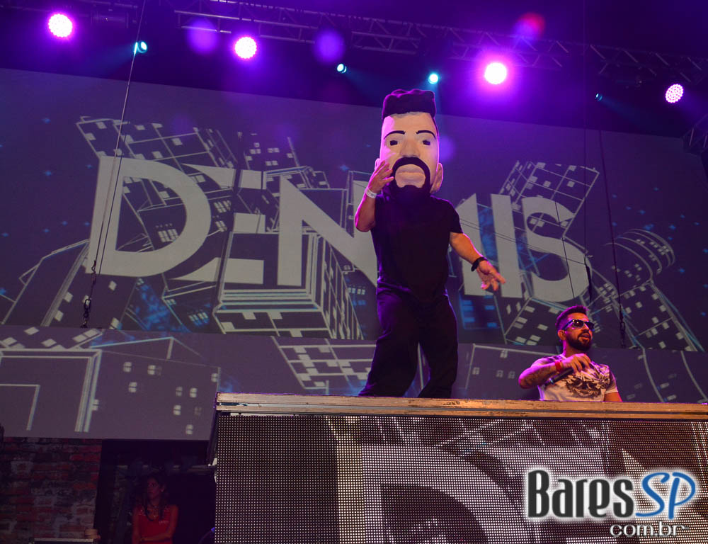 Camarote Bar Brahma recebeu Baile do Bem no Desfile das Capeão Camarote Bar Brahma recebeu Baile do Bem no Desfile das Capeão