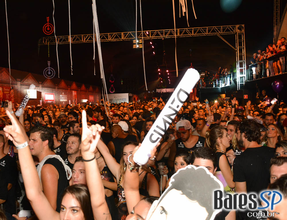 Camarote Bar Brahma recebeu Baile do Bem no Desfile das Capeão Camarote Bar Brahma recebeu Baile do Bem no Desfile das Capeão