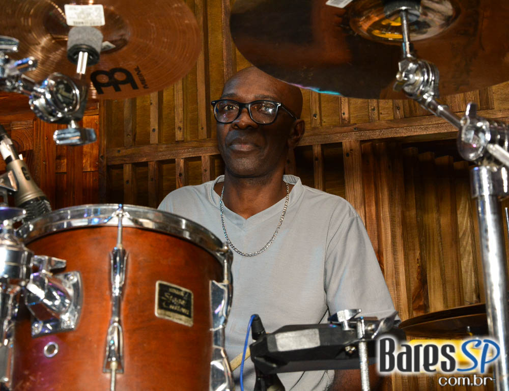 Alex Frontera Jazz e banda Bordel 69 comandaram o sábado do Ton Ton Jazz Alex Frontera Jazz e banda Bordel 69 comandaram o sábado do Ton Ton Jazz