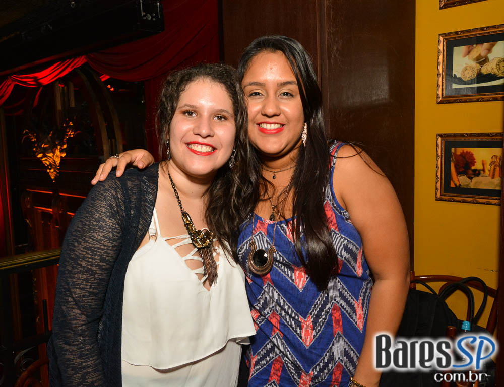 Dom Paulinho Lima & March 5 animaram a sexta-feira no Bar Charles Edward Dom Paulinho Lima & March 5 animaram a sexta-feira no Bar Charles Edward