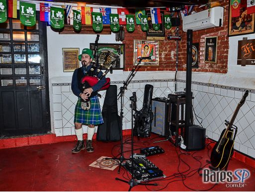 Festa de St. Patricks Day com Gaita de Foles e bandas de rock domingo no Finnegans Pub