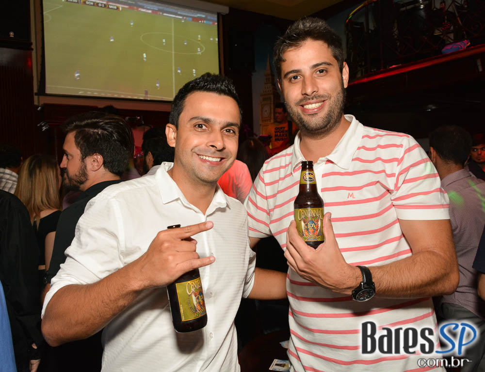 Banda Go Ahead se apresentou no palco do The Blue Pub Banda Go Ahead se apresentou no palco do The Blue Pub