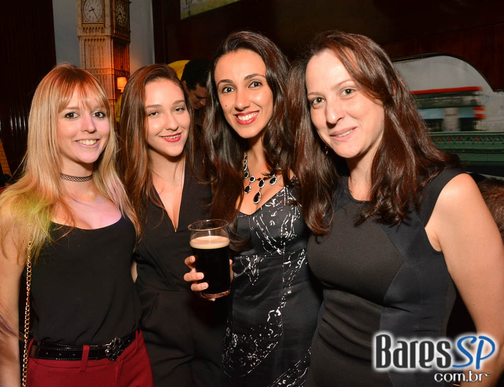 Banda Go Ahead se apresentou no palco do The Blue Pub Banda Go Ahead se apresentou no palco do The Blue Pub